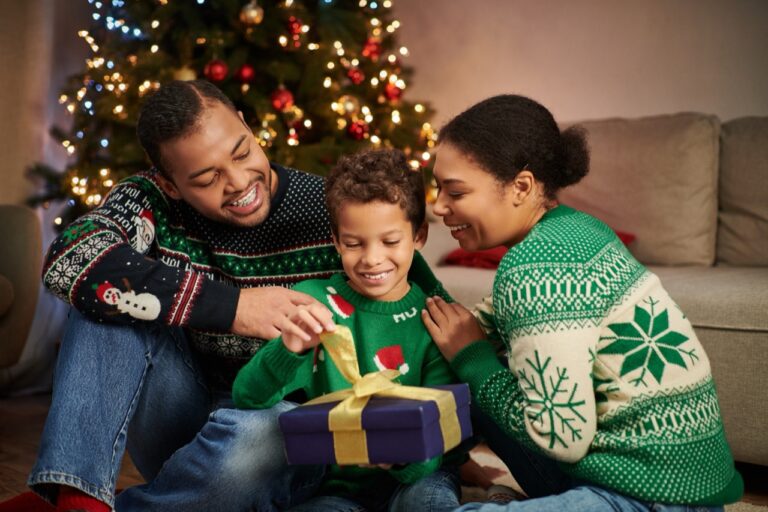 Managing Your Finances During the Holidays Without Losing Sight of What Matters